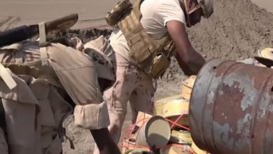 صورة الحديدة .. القوات المسلحة الإماراتية والسودانية تطهر الأحياء المدنية من قنابل الموت