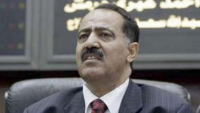 صورة الحوثيون يضغطون على رئيس البرلمان لمغادرة البلاد لسحب البساط من تحت “هادي”