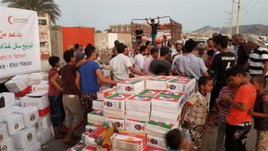 صورة وام: سلب المساعدات الغذائية يكشف الوجه الأقبح لميليشيات الحوثي