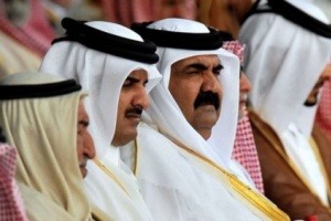 صورة خبير بريطاني يعبر عن اسفه لوضع المطالبين بالحرية من نظام قطر