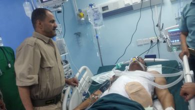 صورة  مدير أمن عدن شايع يزور  اللواء طماح وجرحى منصة العند