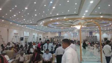 صورة يقام الان .. برعاية  المجلس الانتقالي حفل زواج جماعي لـ٥٠ شابا من عمال النظافة بالعاصمة عدن