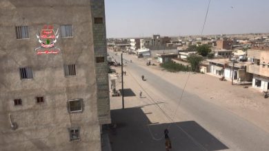 صورة مليشيات الحوثي تجدد استهداف مواقع العمالقة في حيس
