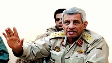 صورة قائد في الجيش الليبي : نواجه جماعات إرهابية ذات مرجعيات إخوانية