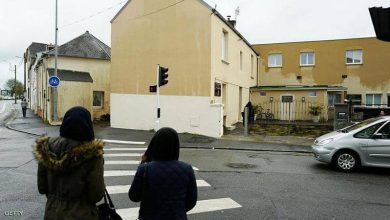 صورة إطلاق نار خارج مسجد في فرنسا.. والمسلح لا يزال طليقا