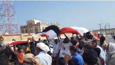 صورة انتكاسة كبيرة لإخوان اليمن في جزيرة سقطرى