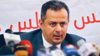 صورة رئيس الحكومة اليمنية يقر بوجود فساد في مؤسسات الشرعية