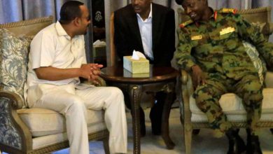 صورة رئيس وزراء إثيوبيا في السودان لنزع فتيل الأزمة