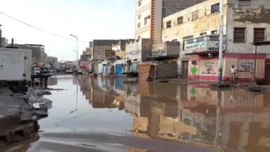 صورة لجنة الاغاثة للانتقالي تناقش مواجهة اضرار الامطار في العاصمة عدن