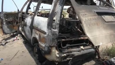 صورة عبوة ناسفة حوثية تحرق 10 أشخاص بحافلة بالحديدة اليمنية