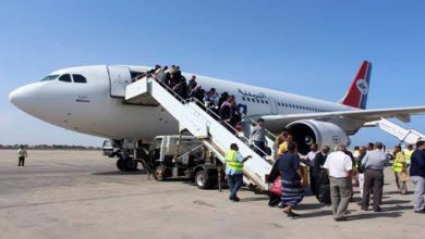 صورة إلغاء رحلة اليمنية من القاهرة إلى عدن بسبب اكتشاف حالات مصابة بكورونا بين العالقين