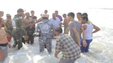 صورة إنقاذ 21 شخصًا من الغرق في ساحل حضرموت