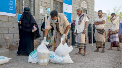 صورة «الغذاء العالمي» استحدث آلية تحدّ من سرقة المساعدات في صنعاء