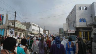 صورة بالصور .. مسيرة حاشدة في لودر تأييدا للإدارة الذاتية للجنوب