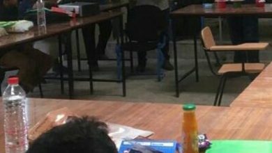 صورة نائب رئيس انتقالي العاصمة عدن يتفقد سير العملية التعليمية في المعهد المهني بخورمكسر 