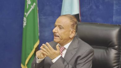 صورة حُميد يترأس اجتماعا لأعضاء اللجنة الاقتصادية العليا بالانتقالي والأعضاء المساعدين للجان الإشرافية