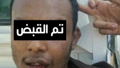 صورة #عدن.. قوات الحزام الأمني تلقي القبض على مروجين لمادة الحشيش في الشيخ عثمان