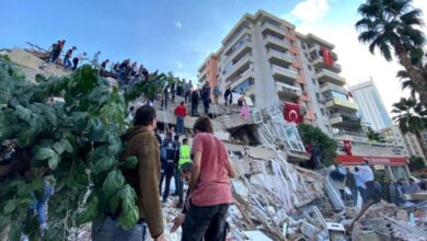 صورة ارتفاع حصيلة ضحايا زلزال تركيا إلى 26 قتيلاً و800 جريح