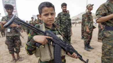 صورة تقارير حقوقية تكشف تجنيد مليشيا الحوثي 4600 طفل منذ بداية العام