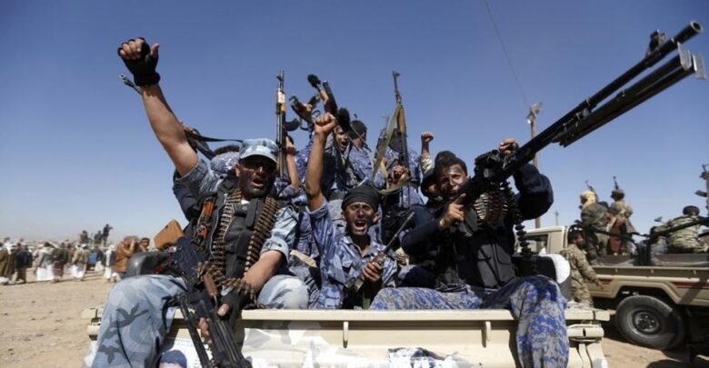 مليشيا الحوثي تحاصر قرية في الضالع وتلغم محيطها