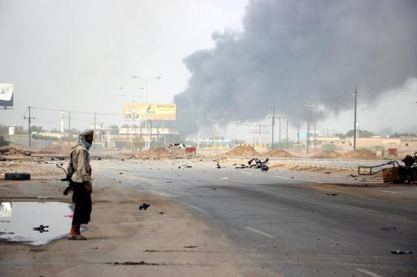 مليشيا الحوثي تواصل استهداف الأحياء المدنية في تعز والحديدة