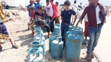 صورة “خليفة الإنسانية” تلبي احيتاجات سكان سقطرى من الغاز والمياه