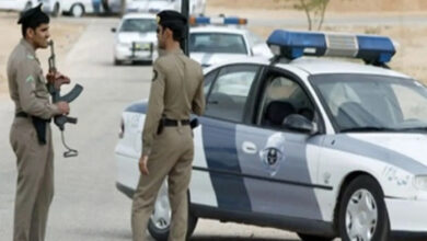 صورة شرطة الرياض تلقي القبض على يمنيين متورطين بجرائم سرقة