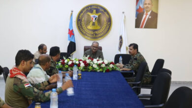 صورة الجعدي يناقش مع قائد لواء القوات الخاصة ومكافحة الإرهاب مستجدات الأوضاع الأمنية والعسكرية في الجنوب