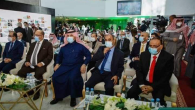 صورة وزير النقل عبدالسلام حميد يحضر مراسيم التوقيع على مشروع إعادة تأهيل مطار عدن الدولي