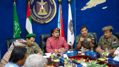 صورة العولقي يلتقي أعضاء الجمعية الوطنية وانتقالي شبوة وقيادة القوات الخاصة ومكافحة الإرهاب