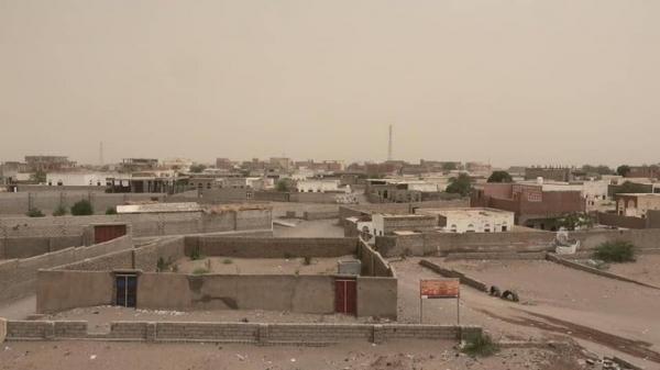 مليشيا الحوثي تقصف الأحياء السكنية في مدينة التحيتا