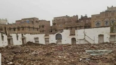 صورة ضمن مساعيها لتدمير الحضارة.. مليشيا الحوثي تهدم مسجد تاريخي في صنعاء