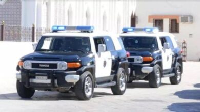 صورة شرطة الرياض: القبض على 5 متورطين بجرائم سرقة بينهم يمنيان
