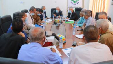 صورة وزير الخدمة المدنية يترأس الاجتماع الثاني لمدراء العموم في التأمينات بالعاصمة عدن