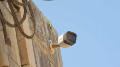 صورة شرطة سقطرى تنشر كاميرات مراقبة في نقاط أمنية لتعزيز الأمن في الجزيرة