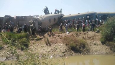 صورة مقتل 32 وإصابة 66 بحادث تصادم قطارين في مصر