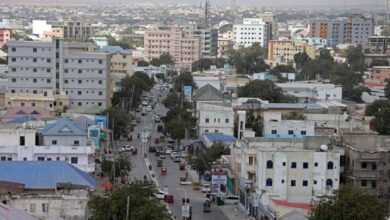 صورة بعد “مجزرة صنعاء”.. الصومال تستأنف إجلاء مواطنيها من اليمن