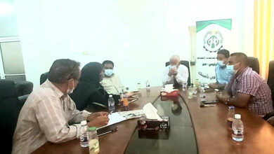 صورة لجنة مجابهة كورونا بالمجلس #الانتقالي تطمئن على صحة وزير الخدمة المدنية والتأمينات في العاصمة #عدن