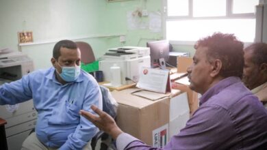 صورة مدير دار سعد يزور المجمعات الصحية بعد ثبوت حالات مصابة بكورونا في البساتين