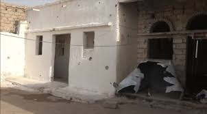 صورة #الحديدة اليمنية.. خسائر مادية بمنزل مواطن إثر قصف حوثي استهدف مدينة #حيس