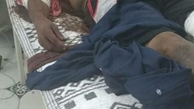 صورة استشهاد مواطن وإصابة آخر بقصف حوثي على قرية دخنان بالدريهمي