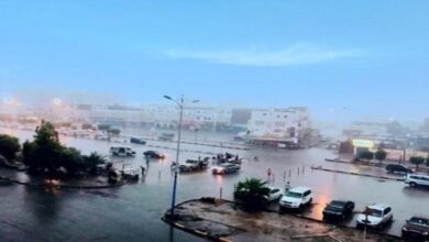 صورة السلطة المحلية بالعاصمة عدن توجّه برفع الجاهزية لمواجهة تداعيات وآثار الأمطار المتوقعة اليوم الأحد