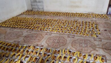 صورة لليوم الثاني والعشرون.. مبادرة شباب فاعل تواصل توزيع 1000 وجبة إفطار على الصائمين بالطرق في مداخل العاصمة عدن