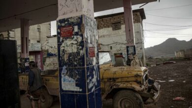 صورة لمواجهة أزماتها المالية.. مليشيا الحوثي تقر زيادة جديدة في أسعار البنزين