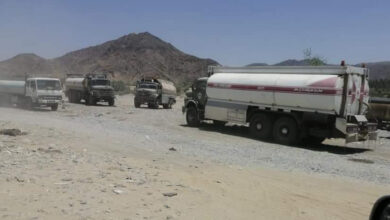 صورة شبوة.. أهالي خورة ينتفضون على تهريب مليشيا الإخوان من النفط للحوثيين