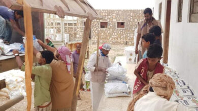 صورة خليفة الإنسانية توزع مساعدات غذائية على 360 أسرة غرب سقطرى