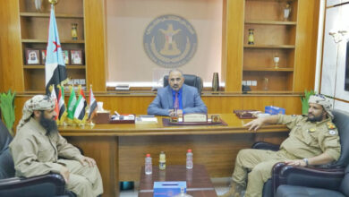 صورة الرئيس القائد عيدروس الزُبيدي يلتقي القائد العام لألوية الدعم الإسناد