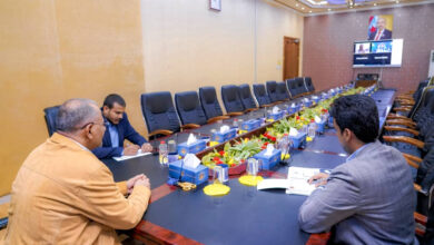 صورة عبر الإتصال المرئي.. الرئيس القائد عيدروس الزُبيدي يعقد اجتماعاً مع سفير المملكة المتحدة بمناسبة انتهاء فترة عمله