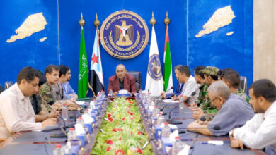 صورة الرئيس القائد عيدروس الزُبيدي يلتقي القيادات العسكرية من أبناء محافظة شبوة