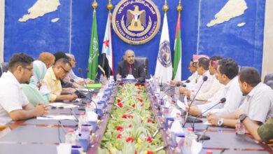 صورة الرئيس الزُبيدي يترأس لقاءً مشتركًا للجنة الجماهيرية في الجمعية الوطنية والدائرة الجماهيرية بالأمانة العامة